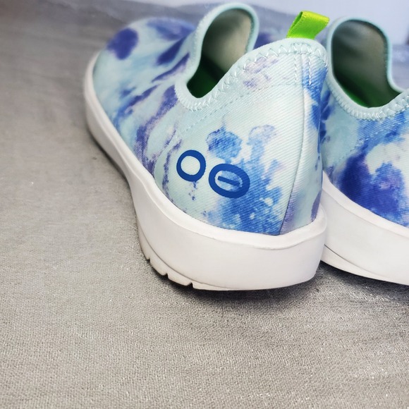 Oofos OOmg Low Recovery Shoes Blue White Tie Dye Slip On Sneakers Womens 9.5